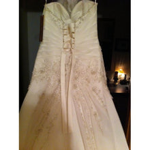 Load image into Gallery viewer, Mori Lee Style 1662 - Mori Lee - Nearly Newlywed Bridal Boutique - 5
