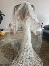 Load image into Gallery viewer, Rue de seine &#39;sia&#39; wedding dress size-08 NEW
