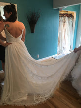 Load image into Gallery viewer, Rish bridal &#39;Sierra&#39; wedding dress size-06 NEW
