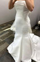 Load image into Gallery viewer, Maggie Sottero &#39;#Mitchell&#39; wedding dress size-08 NEW
