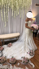 Load image into Gallery viewer, Pallas Couture  &#39;Maelynn &#39; wedding dress size-04 PREOWNED
