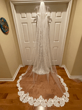 Load image into Gallery viewer, Hayley Paige &#39;1858&#39; wedding dress size-12 NEW

