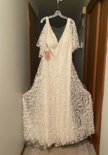 Load image into Gallery viewer, Jenny Yoo &#39;Lourdes&#39; wedding dress size-16 NEW
