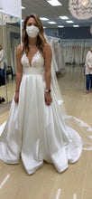 Load image into Gallery viewer, OXFORD STREET &#39;CHEBONY&#39; wedding dress size-08 NEW
