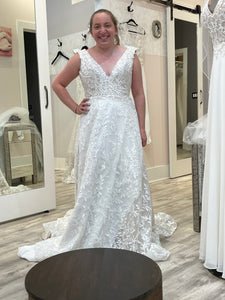 Lis simon 'The Madilyn' wedding dress size-16 NEW