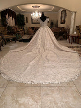 Load image into Gallery viewer, Mohammad Murad &#39;Royal Ball Gown&#39; size 14 used wedding dress back view on mannequin
