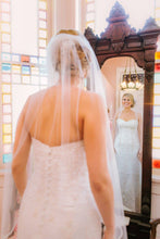 Load image into Gallery viewer, Martina Liana &#39;419&#39; size 6 used wedding dress back view on bride
