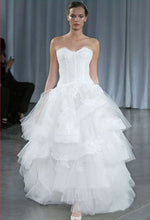 Load image into Gallery viewer, Monique Lhuillier &#39;Rapture&#39; - Monique Lhuillier - Nearly Newlywed Bridal Boutique - 7
