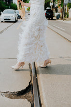 Load image into Gallery viewer, Marchesa &#39;Ostrich Feathered&#39; size 4 used wedding dress side view on bride
