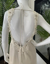 Load image into Gallery viewer, Kelly Chase Couture &#39;Custom Wedding Gown&#39; wedding dress size-04 PREOWNED
