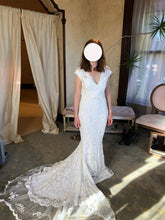 Load image into Gallery viewer, Olvi/Olga Yermoloff &#39;Blossom (4526)&#39; wedding dress size-04 NEW
