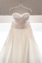 Load image into Gallery viewer, Matthew Christopher &#39;Abigail&#39; size 12 used wedding dress front view on hanger
