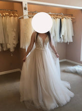 Load image into Gallery viewer, Madison James &#39;MJ 456&#39; wedding dress size-08 NEW

