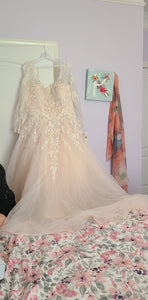 Mori Lee '8281' wedding dress size-24 NEW