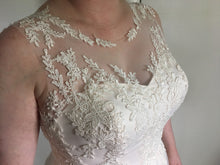Load image into Gallery viewer, Susan Sorbello &#39;Custom&#39; size 14 new wedding dress front view close up
