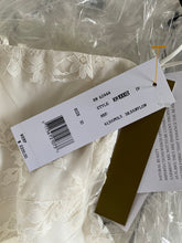 Load image into Gallery viewer, Nicole Miller &#39;Madison KA1003&#39; wedding dress size-06 NEW

