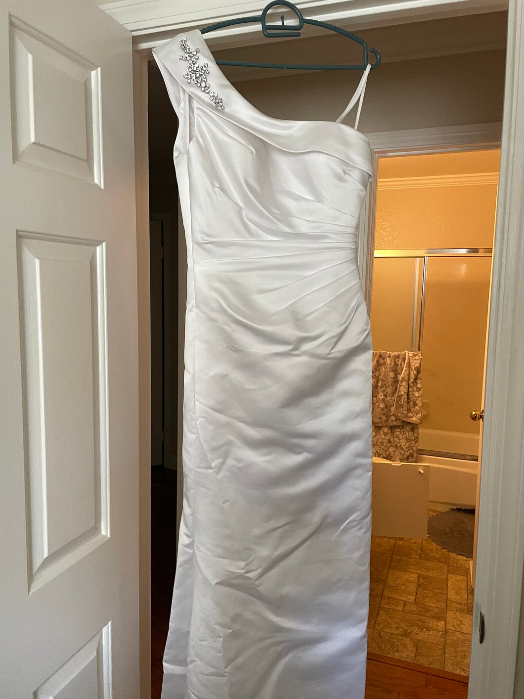 Sarah Danielle  '5558' wedding dress size-06 NEW