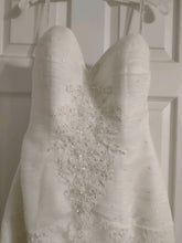 Load image into Gallery viewer, Oleg Cassini &#39;CRL277&#39; wedding dress size-12 PREOWNED
