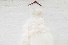 Load image into Gallery viewer, Vera Wang &#39;Hayley&#39; size 4 used wedding dress front view on hanger
