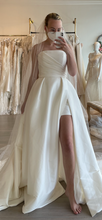 Load image into Gallery viewer, Justin Alexander &#39;BEACON 2022&#39; wedding dress size-06 NEW

