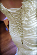 Load image into Gallery viewer, sophia tolli &#39;Magnolia&#39; wedding dress size-06 PREOWNED
