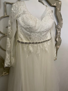 David's Bridal 'WG3831' wedding dress size-14 NEW