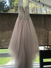 Load image into Gallery viewer, David Tutera for Mon Cheri &#39;Idalia&#39; size 8 new wedding dress back view on hanger

