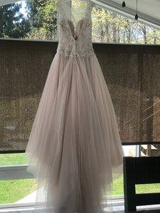David Tutera for Mon Cheri 'Idalia' size 8 new wedding dress back view on hanger