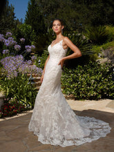 Load image into Gallery viewer, Casablanca &#39;1975&#39; size 2 new wedding dress front view on model
