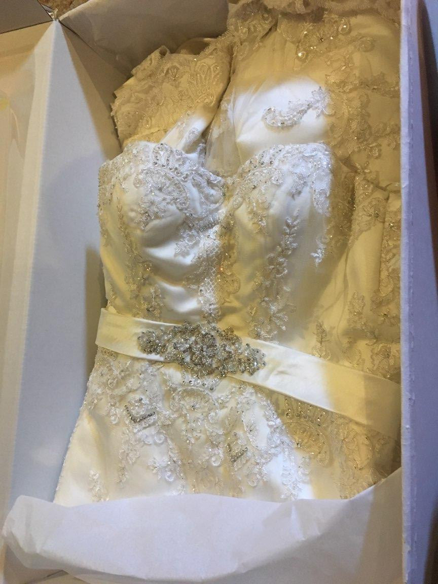 Casablanca '1918' size 16 used wedding dress in box