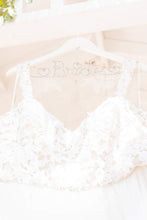 Load image into Gallery viewer, Jadore &#39;12345&#39; wedding dress size-16 PREOWNED
