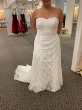 Load image into Gallery viewer, David&#39;s Bridal &#39;13030094&#39; wedding dress size-16W NEW
