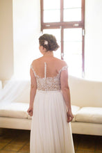 Load image into Gallery viewer, Reem Acra &#39;Juliet&#39; wedding dress size-10 PREOWNED
