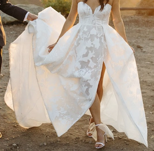 Badgley Mischka 'Carina' wedding dress size-02 PREOWNED