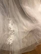 Load image into Gallery viewer, Sophia Tolli &#39;Florentina &#39; wedding dress size-06 NEW
