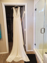 Load image into Gallery viewer, Jenny Yoo &#39;Jenny&#39; size 4 new wedding dress back view on hanger
