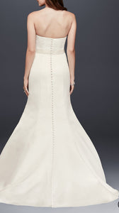 David's Bridal 'WG9871' size 10 new wedding dress back view on model