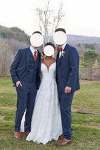 Load image into Gallery viewer, Essense of Australia &#39;D2810&#39; wedding dress size-12 PREOWNED
