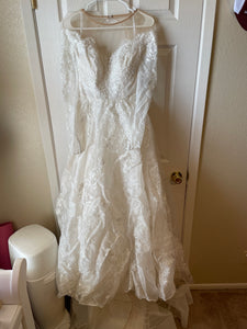 Oleg Cassini 'CWG853' wedding dress size-06 PREOWNED