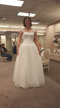 Load image into Gallery viewer, David&#39;s Bridal &#39;10012637&#39; wedding dress size-08 NEW
