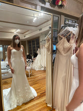 Load image into Gallery viewer, Kelly Faetanini &#39;Kiah &#39; wedding dress size-04 NEW
