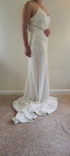 Load image into Gallery viewer, Bo &amp; Luca &#39;Lily&#39; wedding dress size-06 SAMPLE
