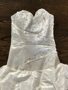 Demetrios 'CR119' size 10 new wedding dress front view bodice flat