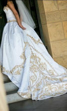 Load image into Gallery viewer, Amsale &#39;Embroidered&#39; size 2 used wedding dress back view on bride
