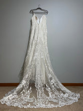 Load image into Gallery viewer, Allure Bridals &#39;L468&#39; wedding dress size-10 NEW

