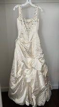 Load image into Gallery viewer, Anne Barge &#39;La fleur&#39; wedding dress size-04 PREOWNED
