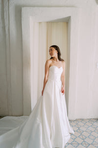 Vera Wang 'Odette' wedding dress size-00 PREOWNED