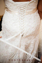 Load image into Gallery viewer, Sottero and Midgley &#39;Unkown&#39; wedding dress size-16 PREOWNED
