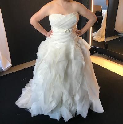 Vera Wang 'Diana' wedding dress size-12 PREOWNED
