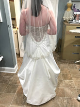 Load image into Gallery viewer, Morilee &#39;Unknown&#39; wedding dress size-08 PREOWNED
